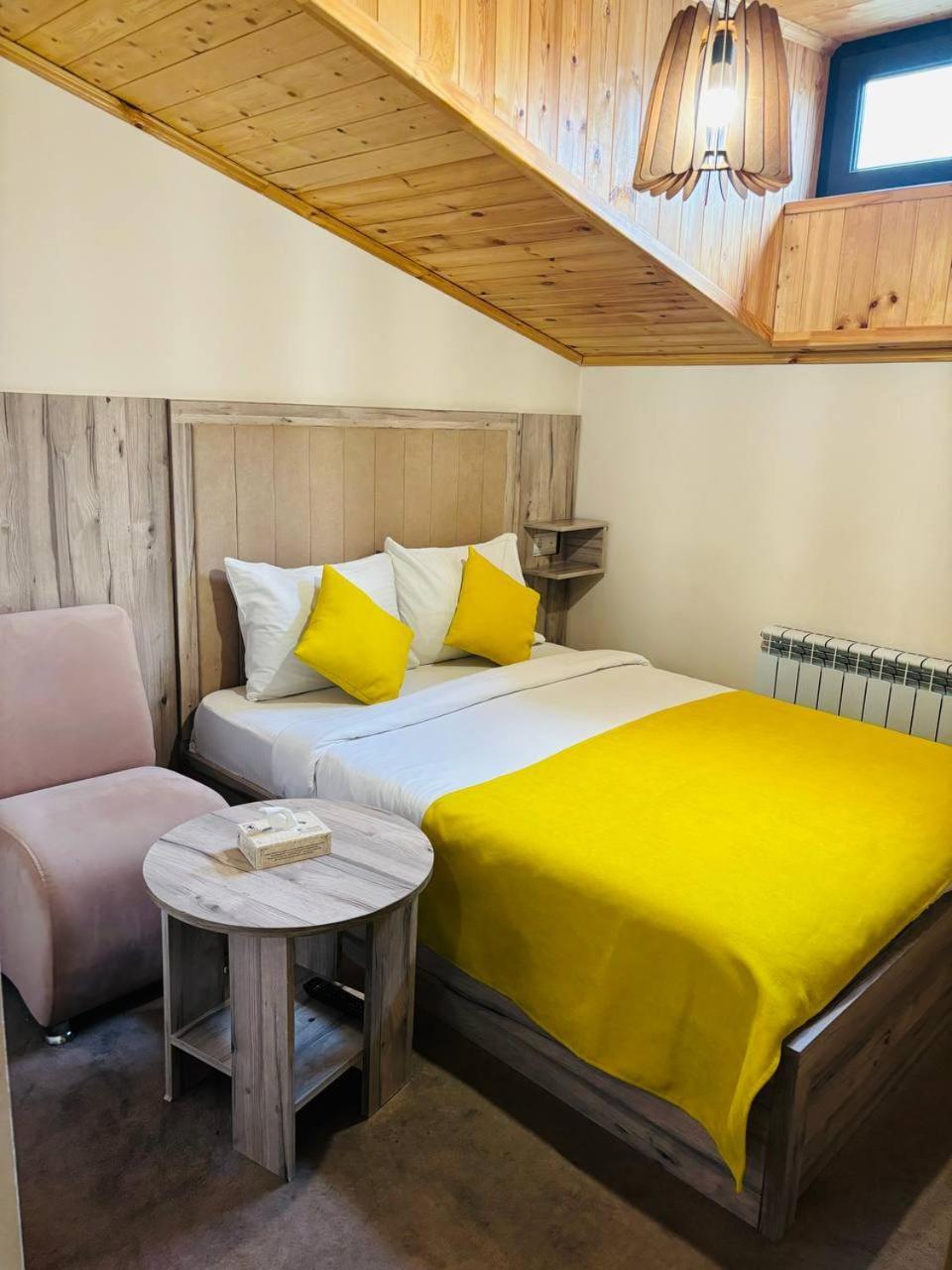 Alex Hotel Yerevan Bagian luar foto