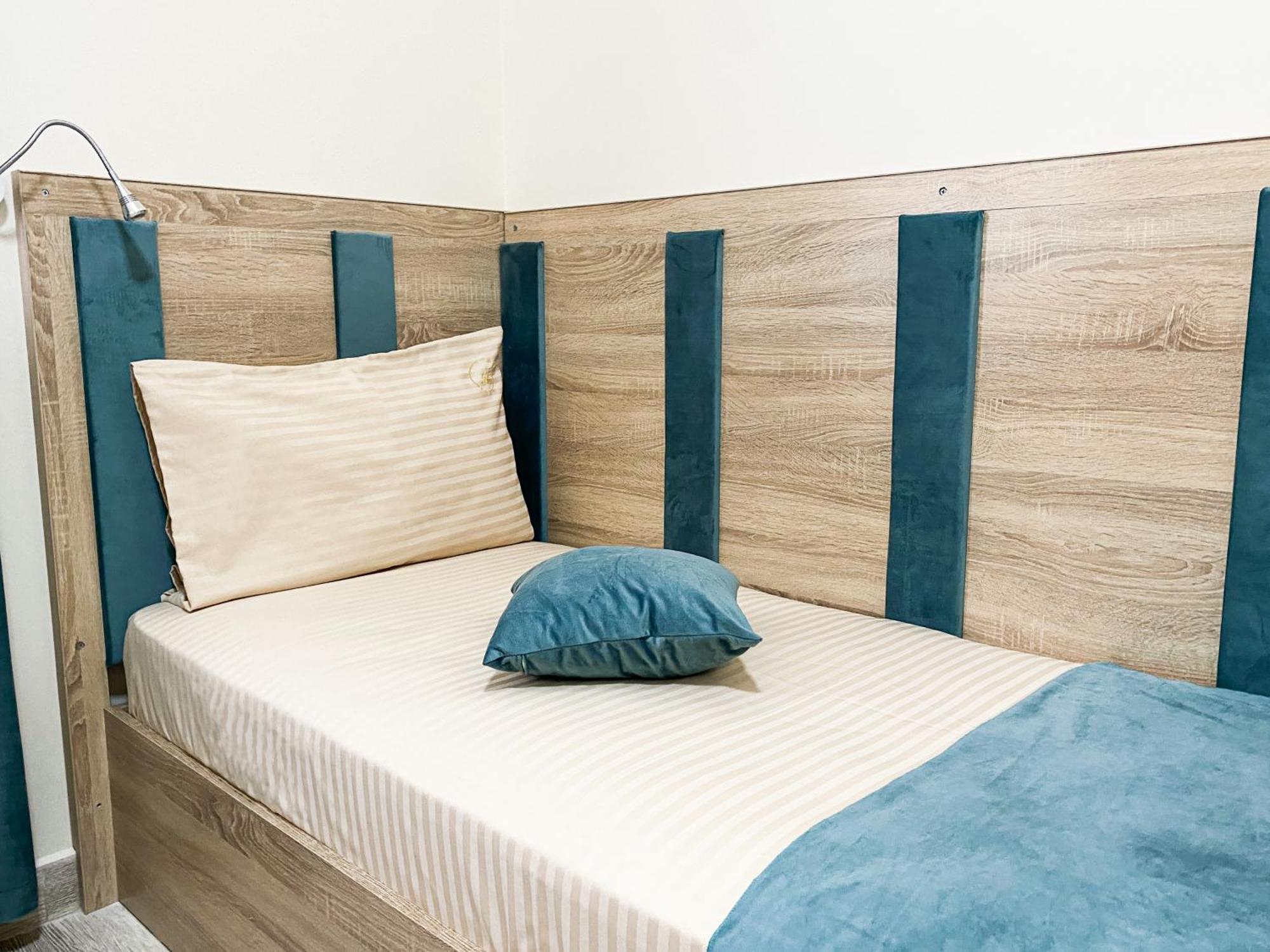 Alex Hotel Yerevan Bagian luar foto