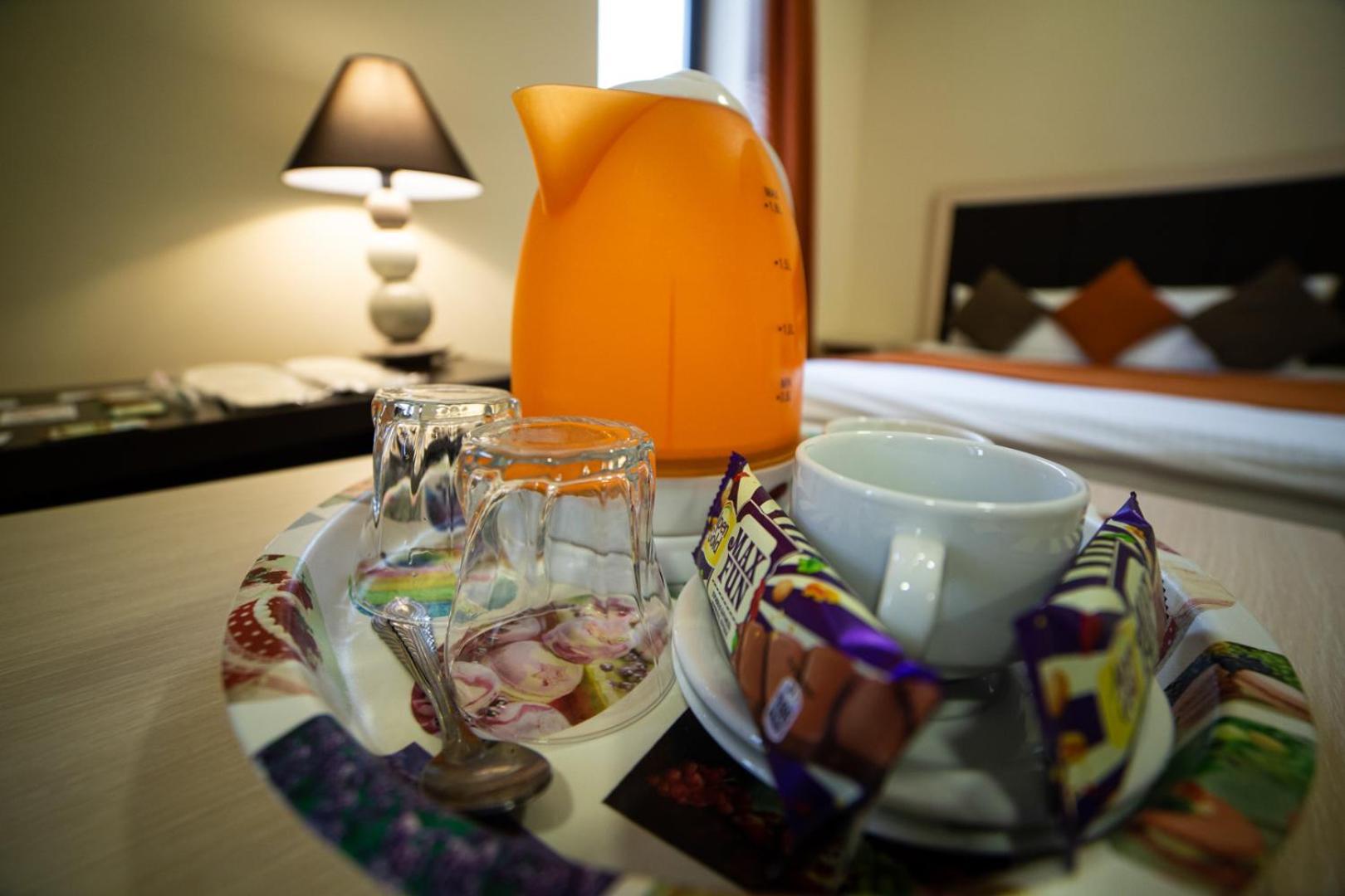 Alex Hotel Yerevan Bagian luar foto